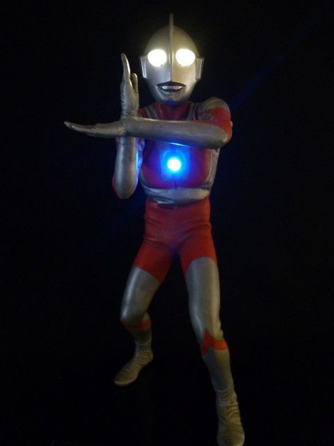CCP製 ウルトラマン・Cタイプ改造 第1弾 スペシウム光線ポーズ 電飾