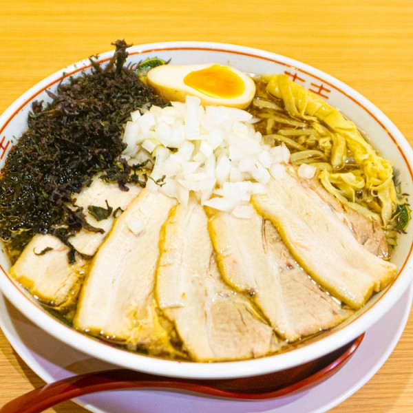 大和にいながら新潟気分！？新潟ラーメン燕三条系「なおじ」とは