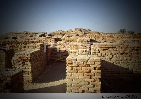 古代核戦争により 滅びた古代人類の跡か ガラスになった砂の地層 世界は謎がいっぱい 古代核戦争により 滅びた古代人類の跡か ガラスになった砂の地層 世界は謎がいっぱい