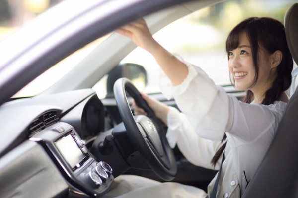 悲報 女友達 運転中にバックミラーを全く見ないｗｗｗｗｗｗｗｗｗｗｗｗｗｗ やるきまんまん