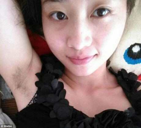 中国 若い女性の間で ワキ毛自撮り写真 の投稿が流行 画像あり やるきまんまん