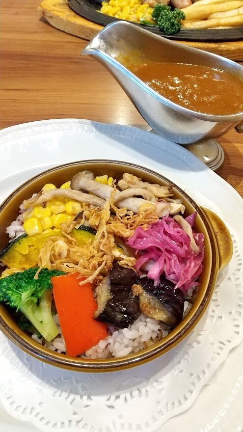 ロイヤルホストでベジタブルカレー たまには贅沢旅