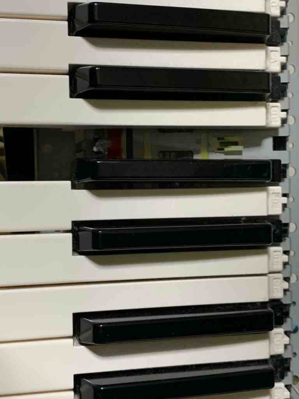 Reborn #13】YAMAHA EOS B900EXの黒鍵盤交換＆フロッピーディスク