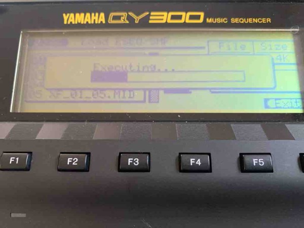 Reborn #20】YAMAHA QY300 フロッピーディスクドライブのUSBエミュレータへの換装 -後編- : もっさんのちょこっと寄り道blog