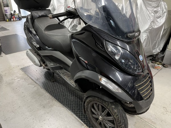 2台目の3輪です！！ ピアジオ MP3 250 こちらはロールロック