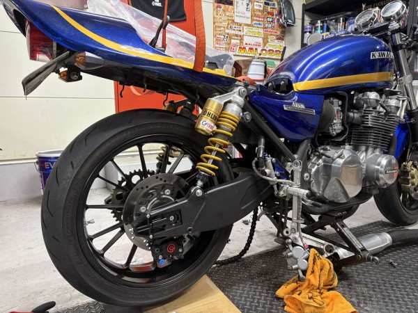 KAWASAKI ゼファー750 Bagus!スイングアーム取付＆その他