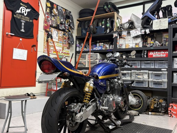 KAWASAKI ゼファー750 Bagus!スイングアーム取付＆その他