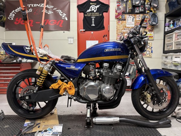 KAWASAKI ゼファー750 Bagus!スイングアーム取付＆その他