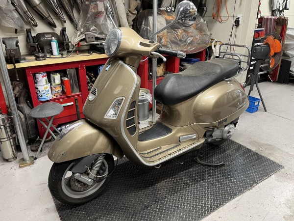 vespa gts250ie 実働ECU 走行距離4万キロから取り外し vespa gts250ie