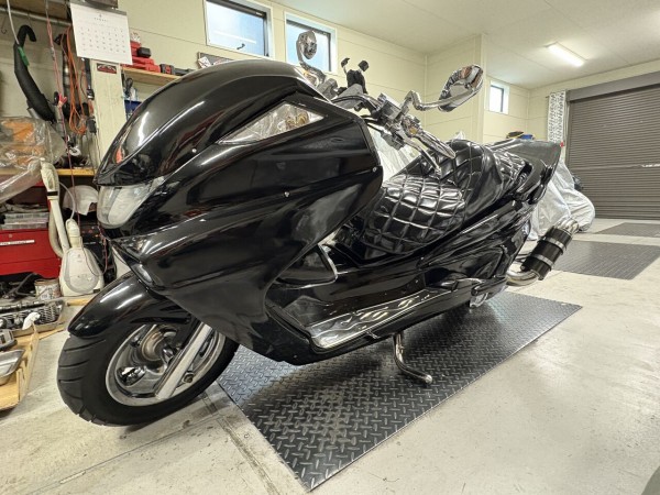 YAMAHA マジェスティC 一昔前のフルカスタム仕様！！のメンテで 