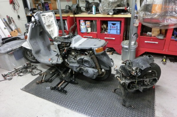 YAMAHA ギア 4KNとシグナスSiのエンジンスワップです① : カスタム