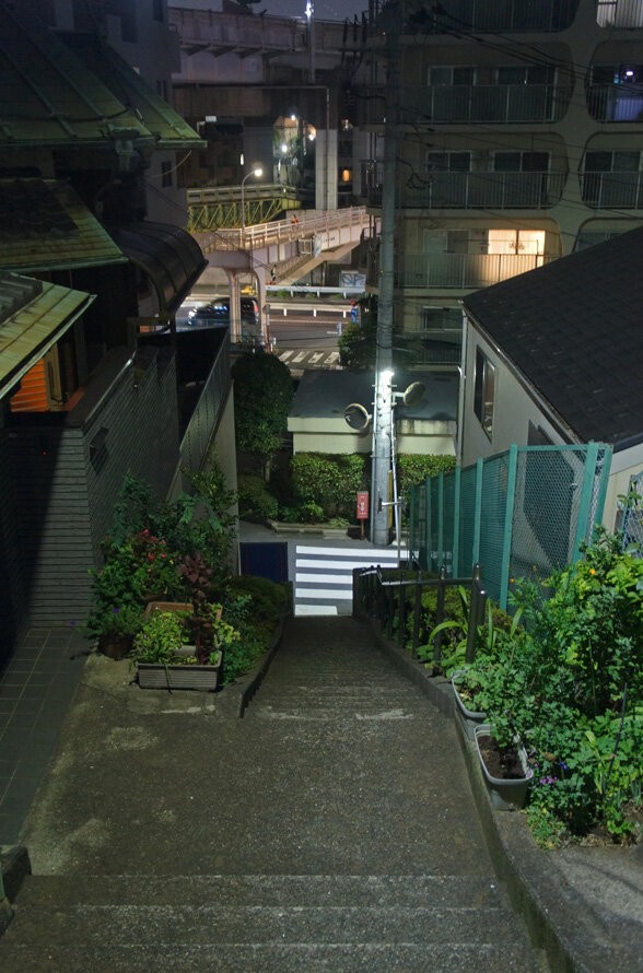 夜散歩のススメ2749 先の世界が違う階段高低差風景 夜散歩のススメ 夜散歩のススメ2749 先の世界が違う階段高低差風景 夜散歩のススメ
