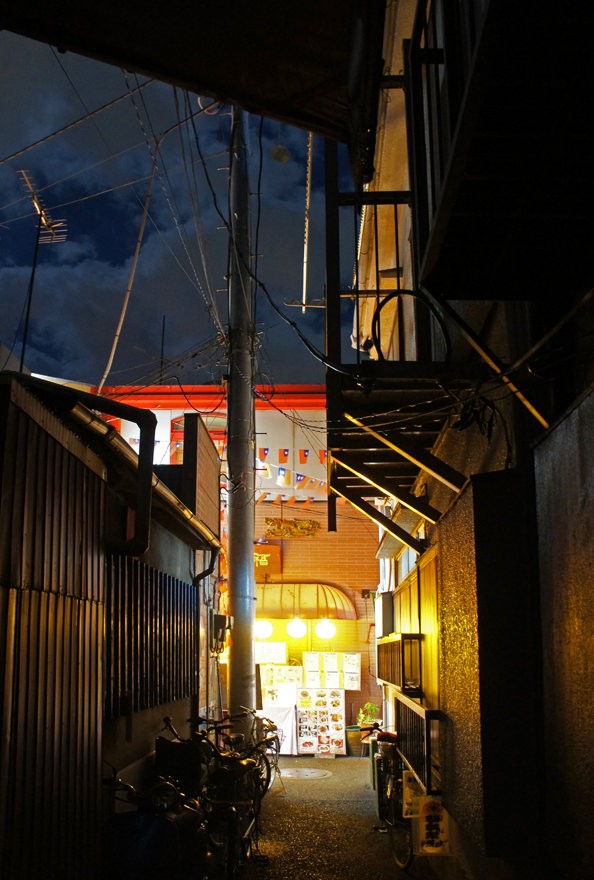 夜散歩のススメ12 横丁と路地裏の境界 横浜中華街 夜散歩のススメ