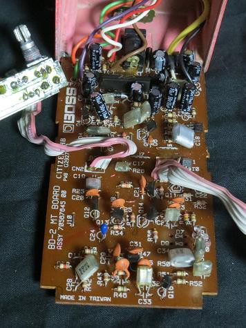 BOSS の BD-2 Blues Driver を改造してみました～♪ : Born to
