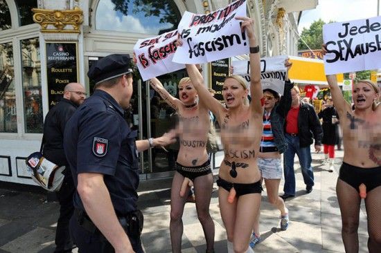 ポーランド売春婦が 反femen でトップレス抗議 義之 書きたい放題