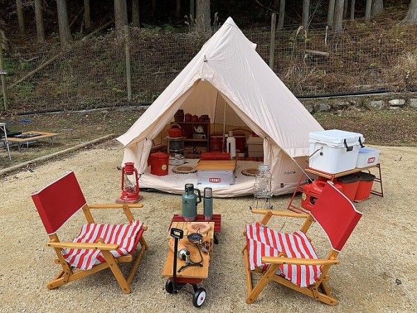 キャンプで使うおしゃれな温度計 おすすめは木目調で白色のタニタのデジタル温湿度計 ｋｕｔｉｋｏｍｉ