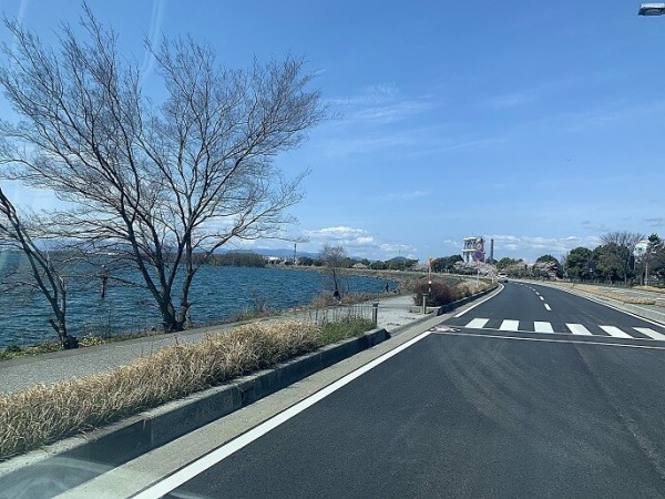 滋賀県長浜市にある湖岸緑地の川道は無料でバーベキューやキャンプができます ｋｕｔｉｋｏｍｉ