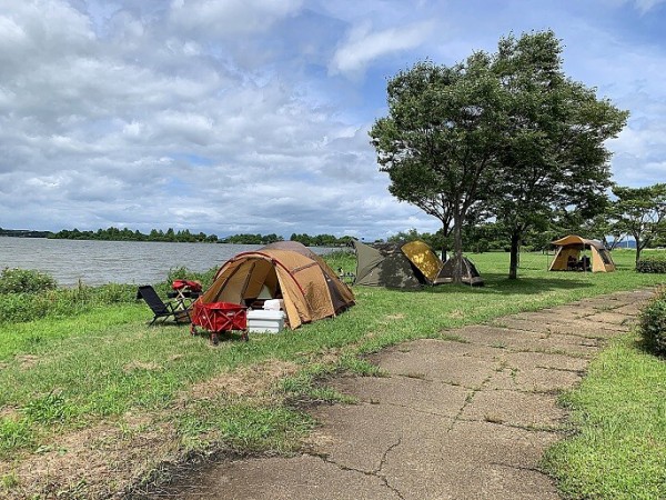 琵琶湖の湖岸緑地公園で穴場 志那2は無料でキャンプやバーベキューができる バス釣りをされる方にもおすすめ ｋｕｔｉｋｏｍｉ