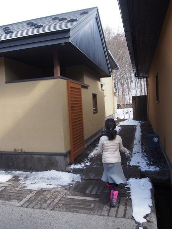 星のや軽井沢 庭路地 きみとねこ