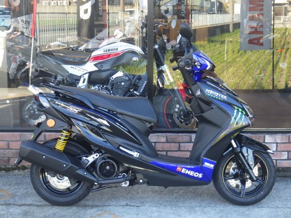 走行少ないシグナス X Monster Energy Motogp Edition中古車が入荷しました Ysp大阪東 ヤマハな休日の為に