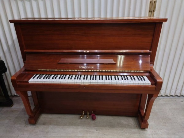 展示用ピアノ…SCHWESTERほぼ完成♪ : 猫好き調律師、杉本由紀