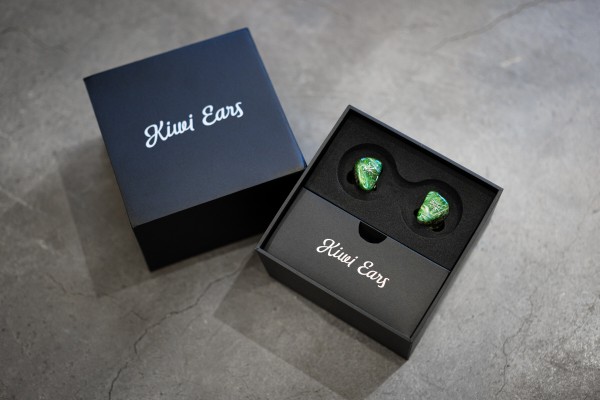 Kiwi Ears Orchestra Lite』同社フラッグシップ機をベースに新た