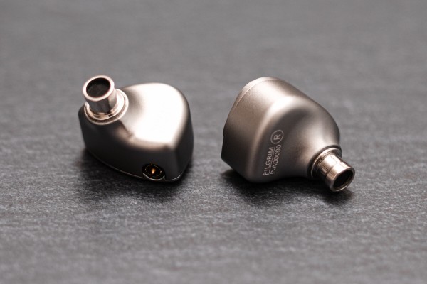 Elysian Acoustic Labs PILGRIM』中〜高域が非常にクリーンで美しく