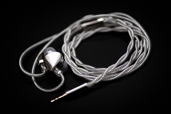 水月雨）MOONDROP KATO』代表的機種KXXSを約3年の歳月をかけて全面的