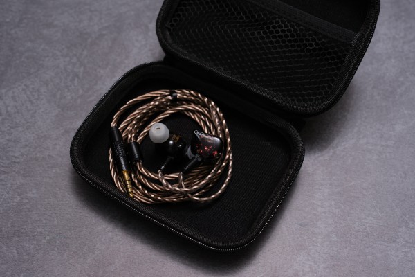 THIEAUDIO Oracle MKII』人気モデルの一つ