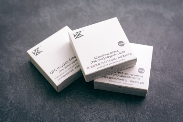 KZ 純正 銀メッキ 高純度無酸素銅 アップグレードケーブル』『KZ