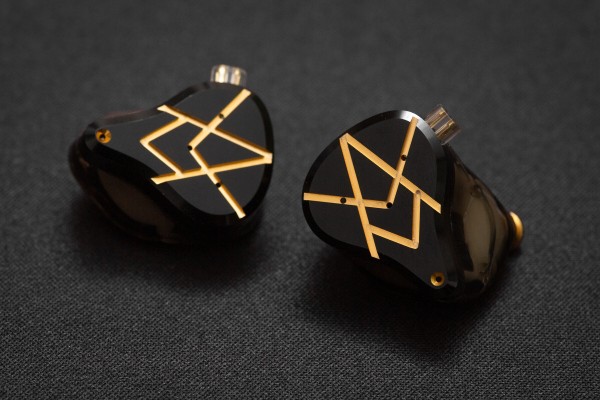 KZ ASX』ついにここまできた！KZ社最多ドライバ数の片側10BA搭載