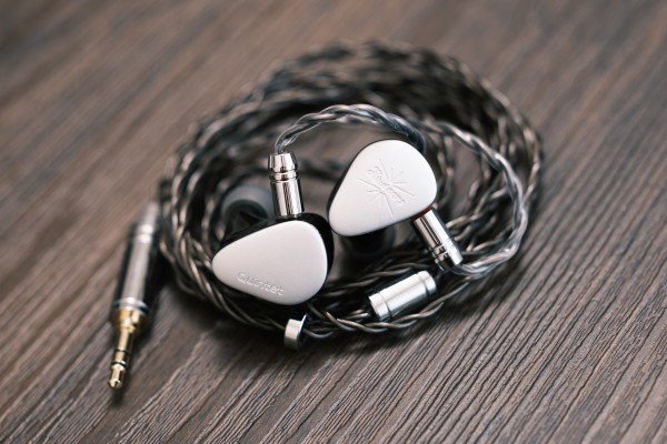Kiwi Ears Quintet』1DD+2BA+平面駆動+骨伝導ピエゾという4種の異なる ...