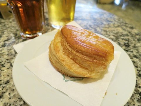 マルタの美味しいチーズパイ パスティッツィ Caffe Cordina マルタ ヴァレッタ 月餅m ゆえぴんm 世界で食す