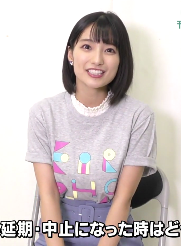 高野麻里佳さんの胸がTシャツ姿で強調されていた「イヤホンズ