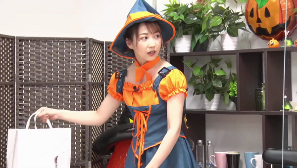 雨宮天さんの胸がキョンシーコスで強調されていた Trysailのハロウィンパーティー キャプ画像と感想 Twitterアニメ実況民のブログ