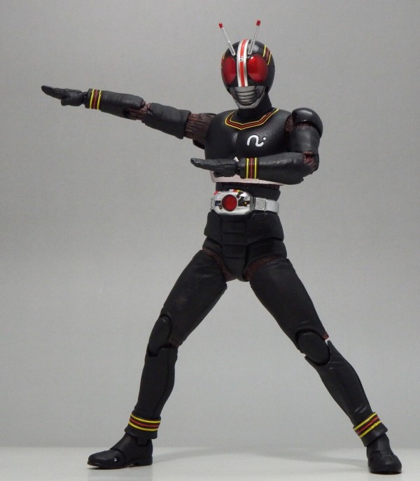 S.H.フィギュアーツ「仮面ライダーBLACK(真骨彫製法)」 : 空想