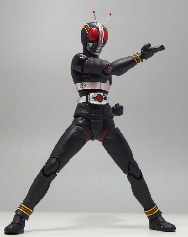 S.H.フィギュアーツ「仮面ライダーBLACK(真骨彫製法)」 : 空想