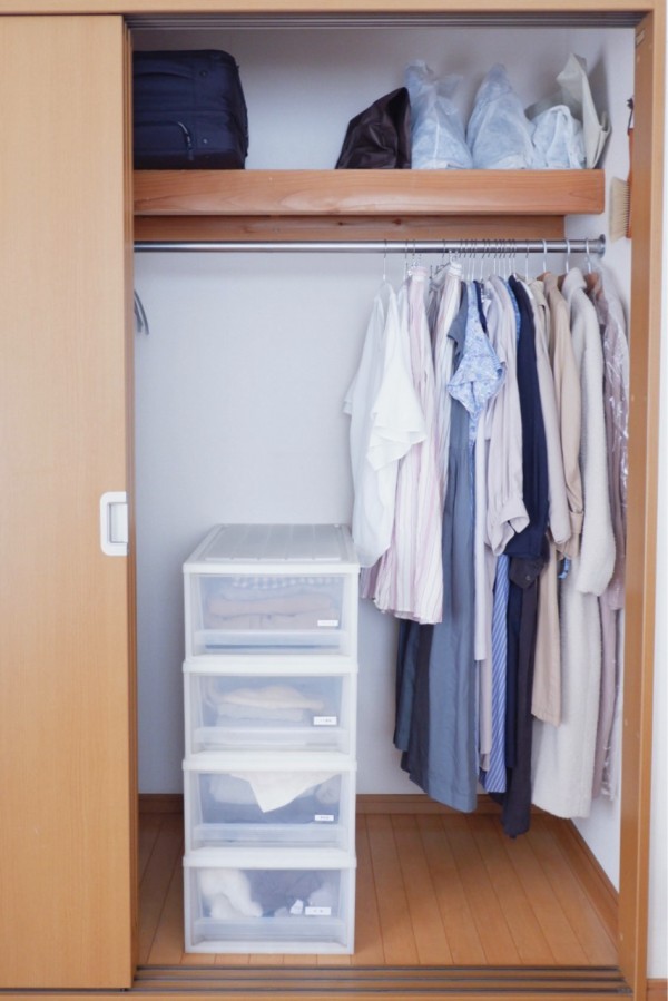 クローゼットの整理整頓〜服編 : ゆとりあるシンプルな暮らし Powered
