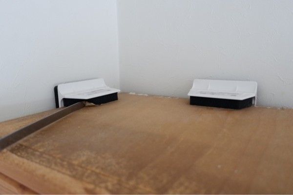 地震対策 家具転倒防止グッズで壁紙が破れました ゆとりあるシンプルな暮らし Powered By ライブドアブログ