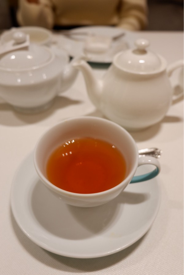 フォートナム＆メイソンで、アフタヌーンティー : ゆとりあるシンプル