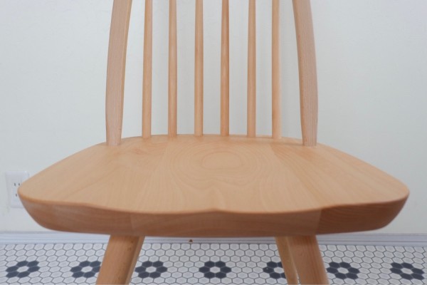 座り心地の良い「飛騨産業のチェアー」！まずは1脚目 : ゆとり