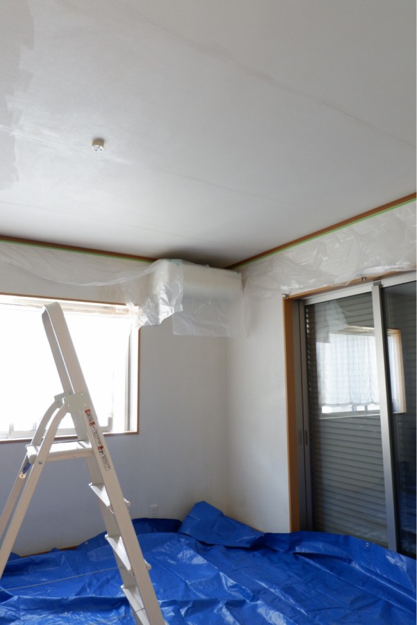 天井 廻り縁のペンキ塗りしました ビフォーアフター ゆとりあるシンプルな暮らし Powered By ライブドアブログ