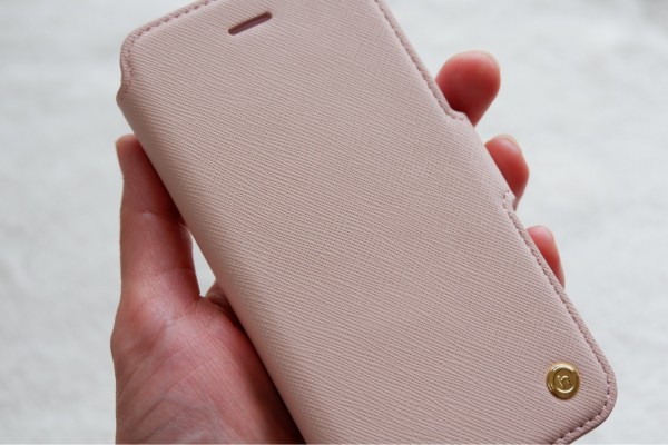 ケーブルもおしゃれ 北欧デザインのスマホケースの使い心地 ゆとりあるシンプルな暮らし Powered By ライブドアブログ