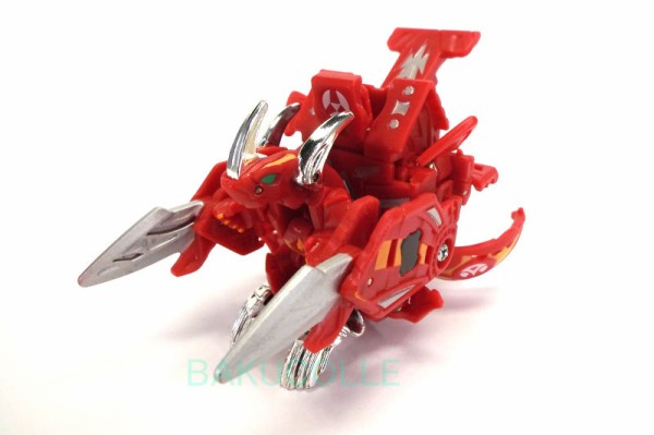 ノヴァ・ブレイズ・ドラゴノイド PYRUS LUMINO DRAGONOID 火属性