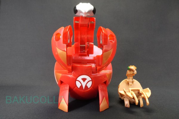 マンティス MANTRIS 火属性(DEKA) BAKUGAN DEKA : 爆丸コレクション