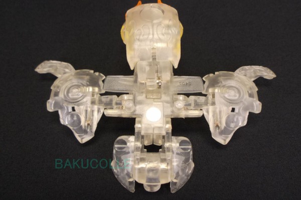 ルミナ・ブルティカン HAOS SABATOR 光属性(TRANSLUCENT) 爆丸