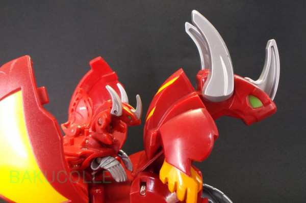 ノヴァ・ブレイズ・ドラゴノイド PYRUS LUMINO DRAGONOID 火属性