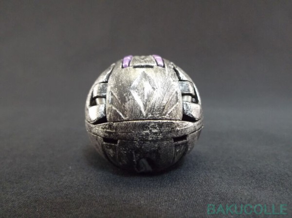 ダークオン・ハイパー・ドラゴノイド DARKUS HYPER DRAGONOID 闇