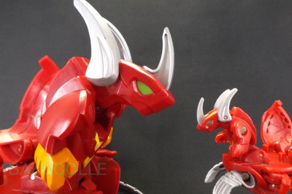 ノヴァ・ブレイズ・ドラゴノイド PYRUS LUMINO DRAGONOID 火属性