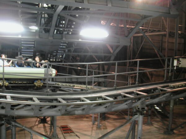 ディズニー 明るいスペースマウンテンがシュールすぎ 話題の画像祭り Funny Image